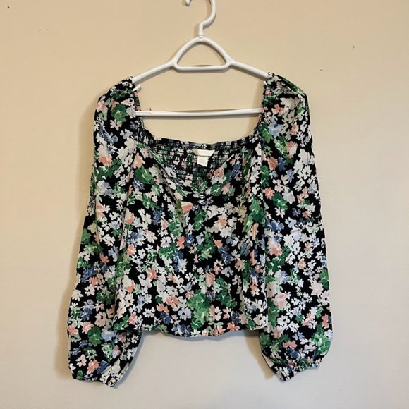 H&M “Puff-sleeved Blouse” - Picture 5 of 6